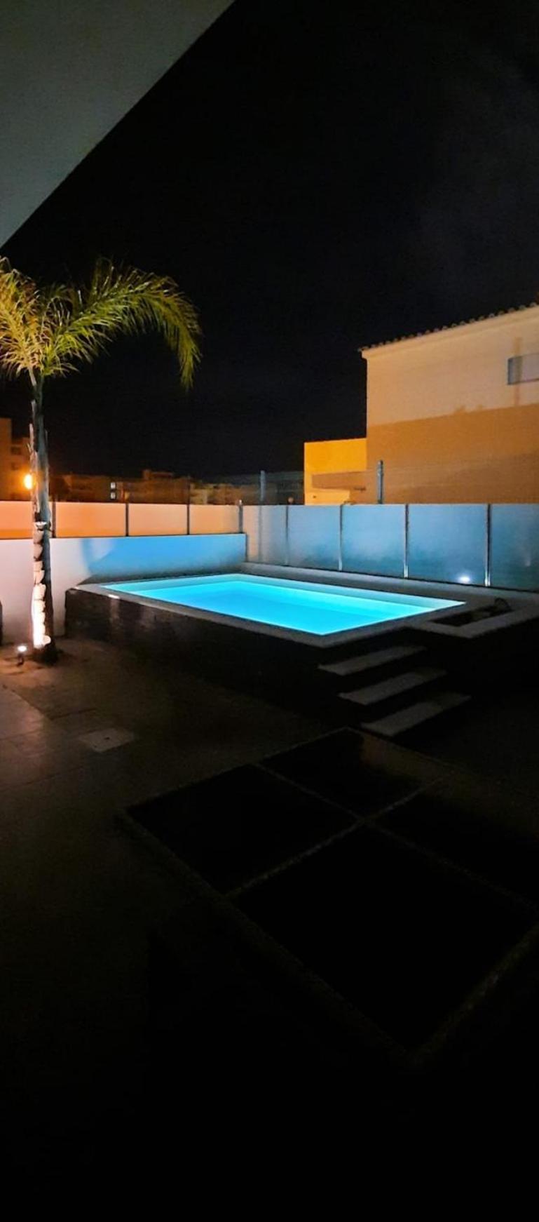 Villa Lovely Home, Wifi, Jardim Armacao de Pera