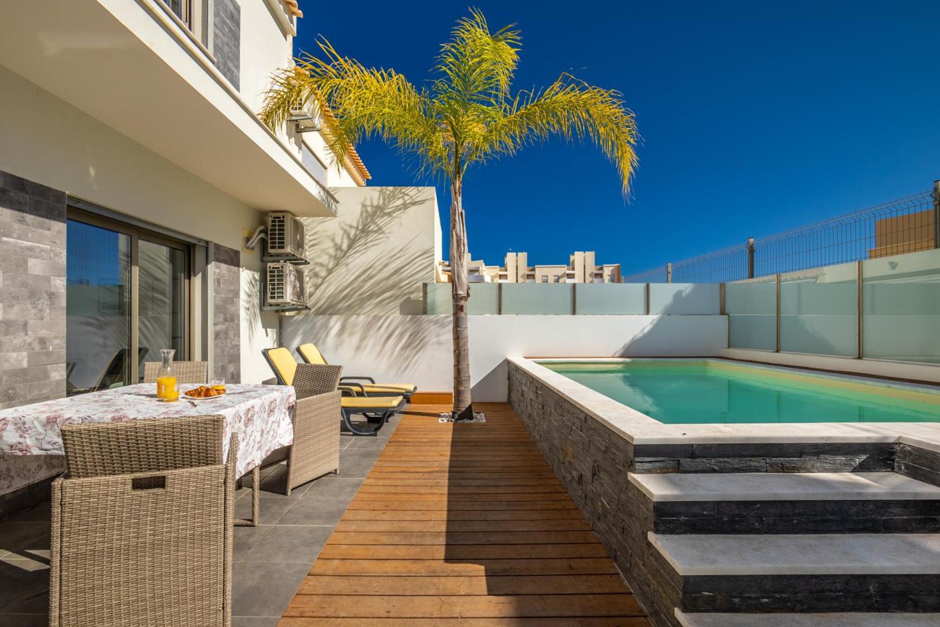 Villa Lovely Home, Wifi, Jardim Armacao de Pera